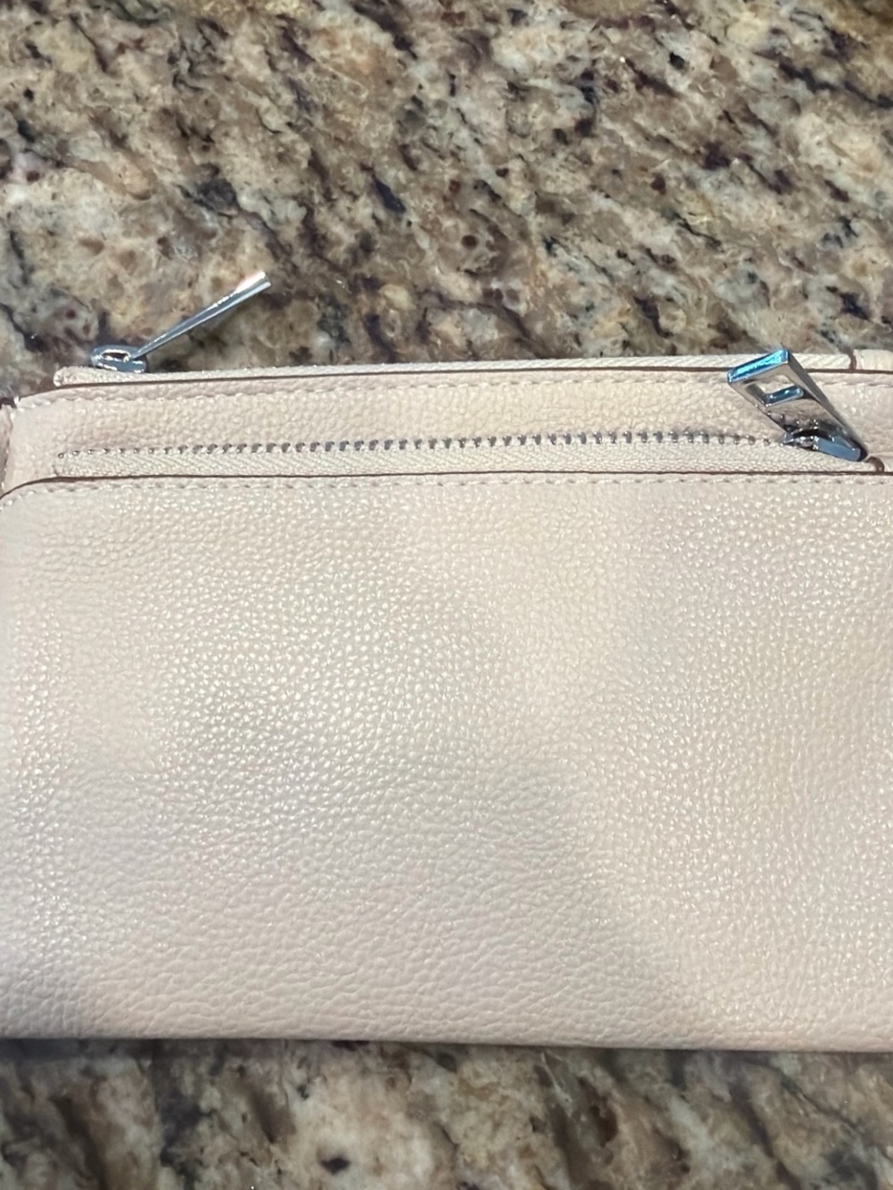 Women's Pebbled Leather Zip Wallet - Cream